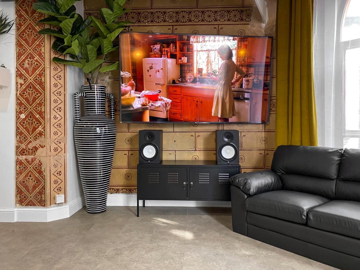 Rare 1-Bed Church Converted Apartment In Londen Buitenkant foto
