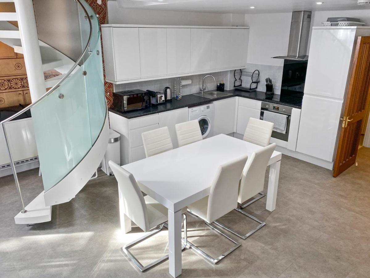 Rare 1-Bed Church Converted Apartment In Londen Buitenkant foto