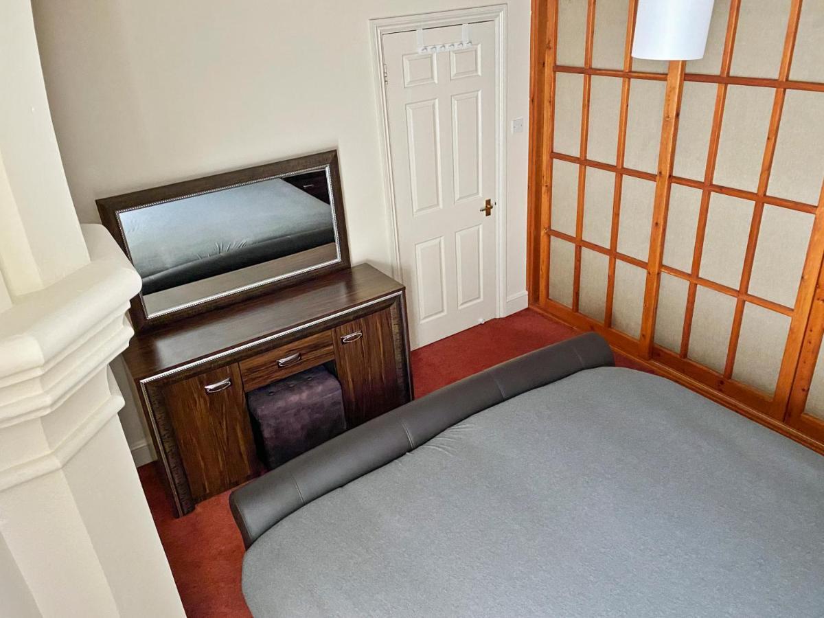 Rare 1-Bed Church Converted Apartment In Londen Buitenkant foto